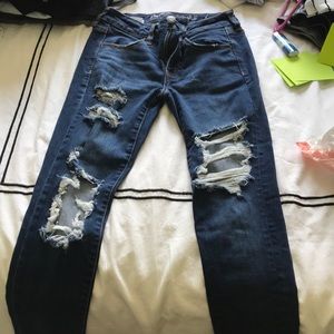 Distressed skinny jeans